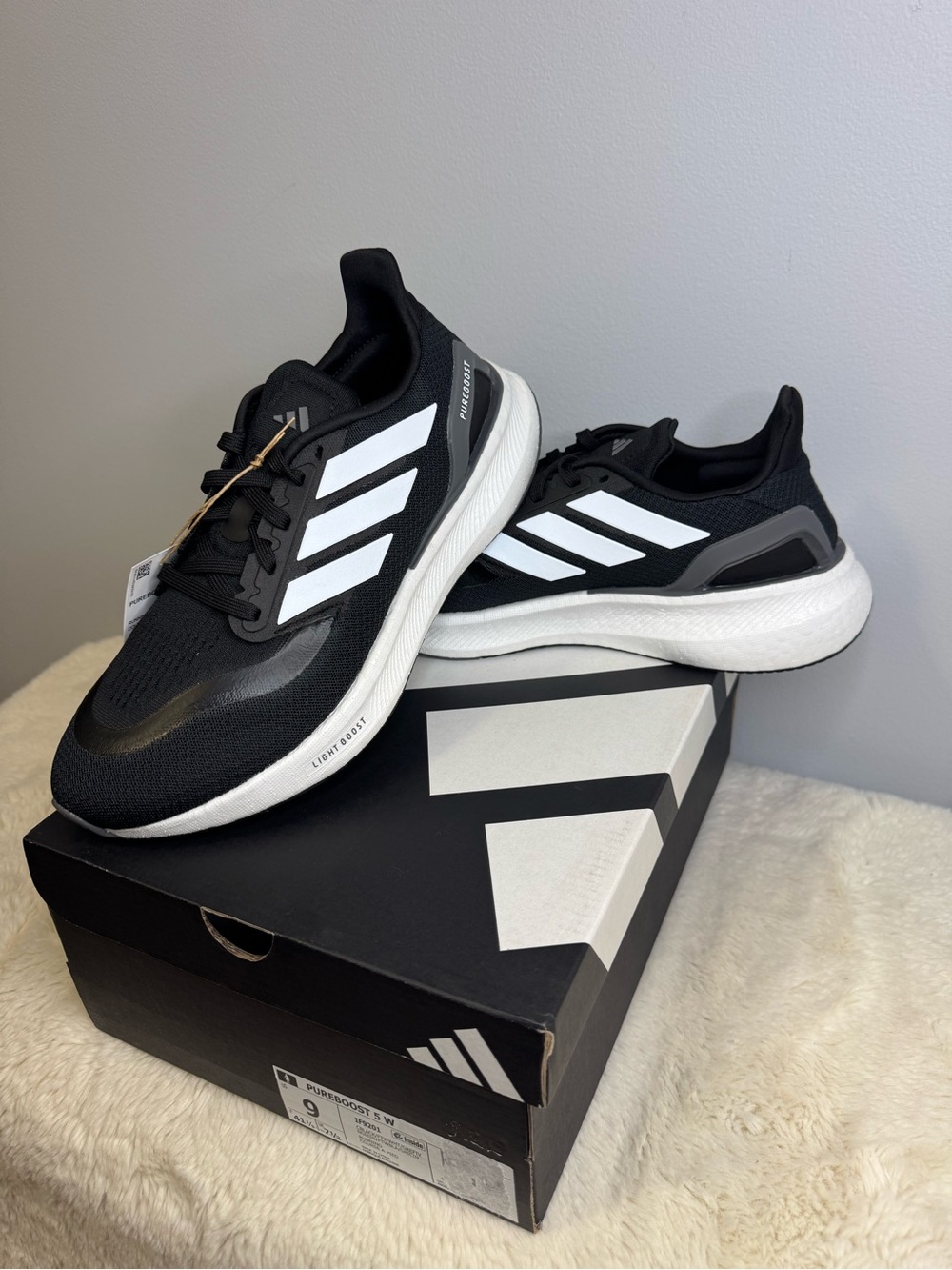 adidas Pureboost 5W - Size 9